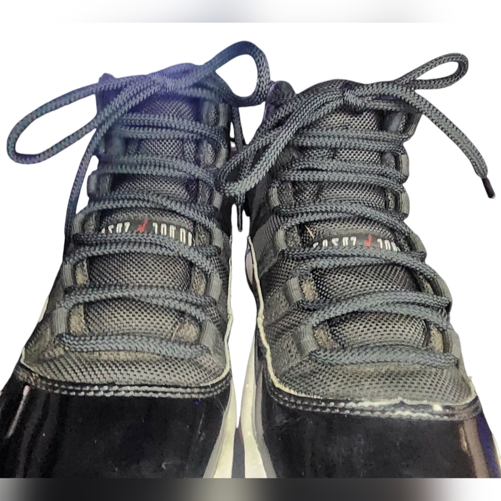 Nike Air Jordan Retro 11, Big Boys Size 5 - Picture 7 of 9